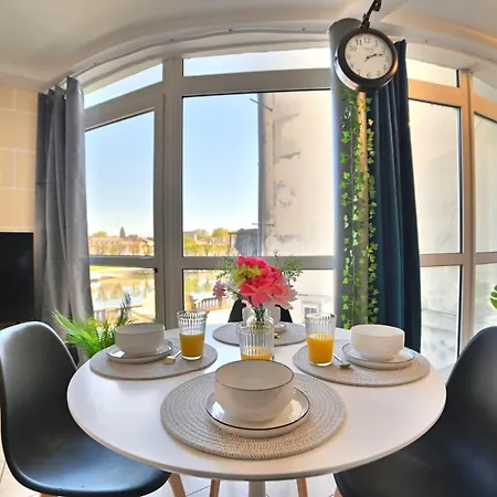 Triomphe - Vue Sublime, Confort Moderne, Charme Gallo-Romain, Coeur De Ville, Tv 4K, Fibre Saintes