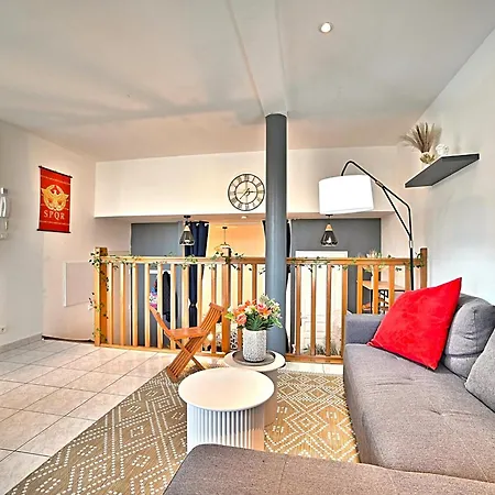 Triomphe - Vue Sublime, Confort Moderne, Charme Gallo-romain, Coeur De Ville, Tv 4k, Fibre