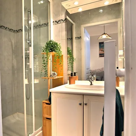 Apartment Triomphe - Vue Sublime, Confort Moderne, Charme Gallo-Romain, Coeur De Ville, Tv 4K, Fibre