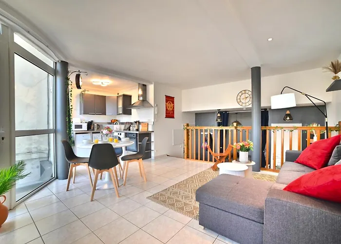 Apartment Triomphe - Vue Sublime, Confort Moderne, Charme Gallo-romain, Coeur De Ville, Tv 4k, Fibre